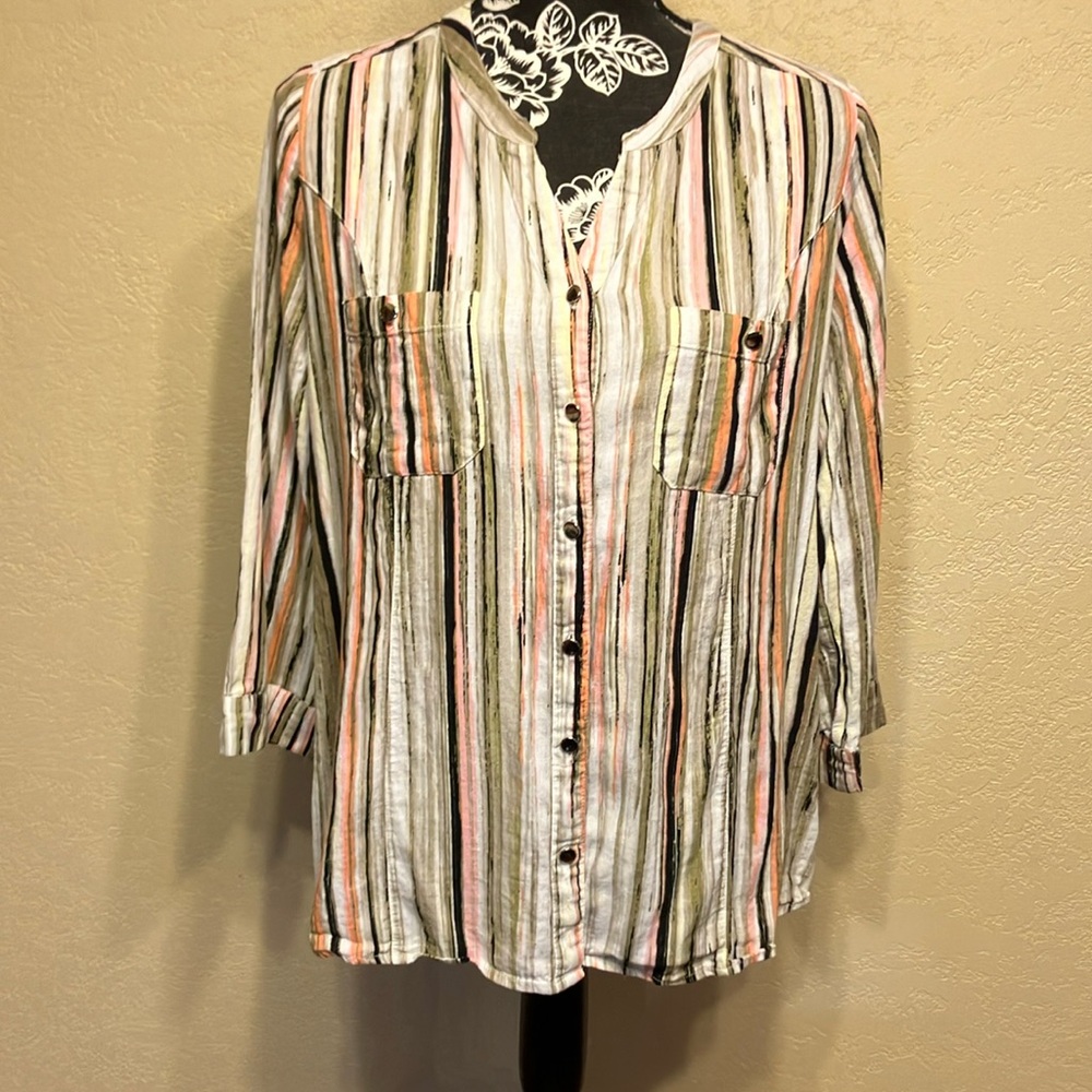 M CORAL BAY BLACK PINK WHITE ORANGE GREEN & GRAY STRIPED BUTTON FRONT V NECK